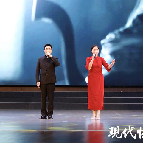 (沧海一声笑滔滔两岸潮什么意思)沧海一声笑 哈哈 滔滔：风浪起，笑看世事变幻，潮起潮落任自然